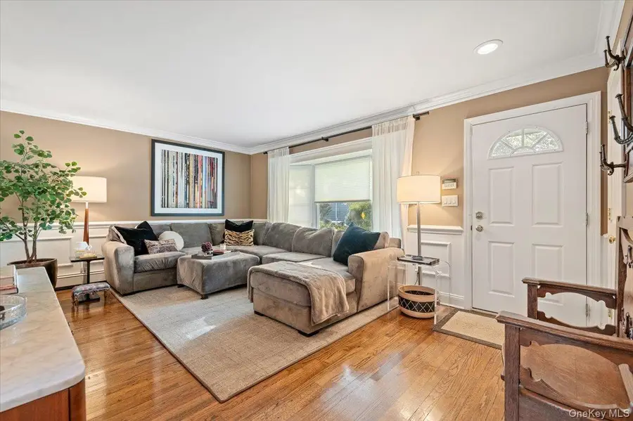 9 Flint Lane, Jericho, NY 11753 - Image #3