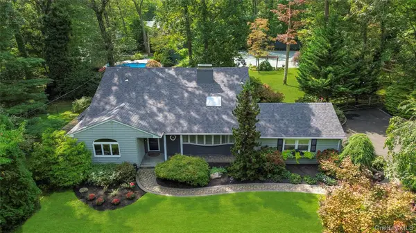 25 Surry Hill Place, Huntington, NY 11743