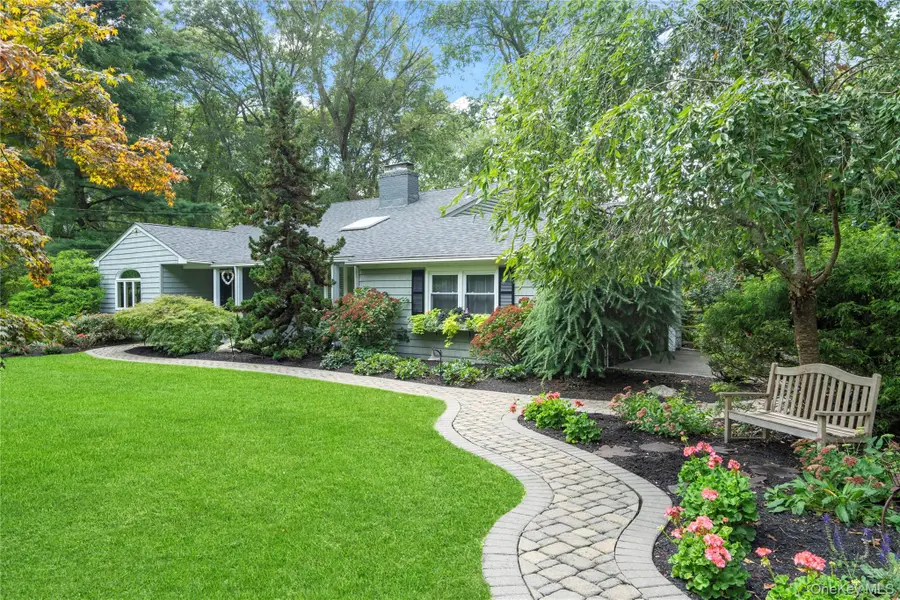 25 Surry Hill Place, Huntington, NY 11743 - Image #3