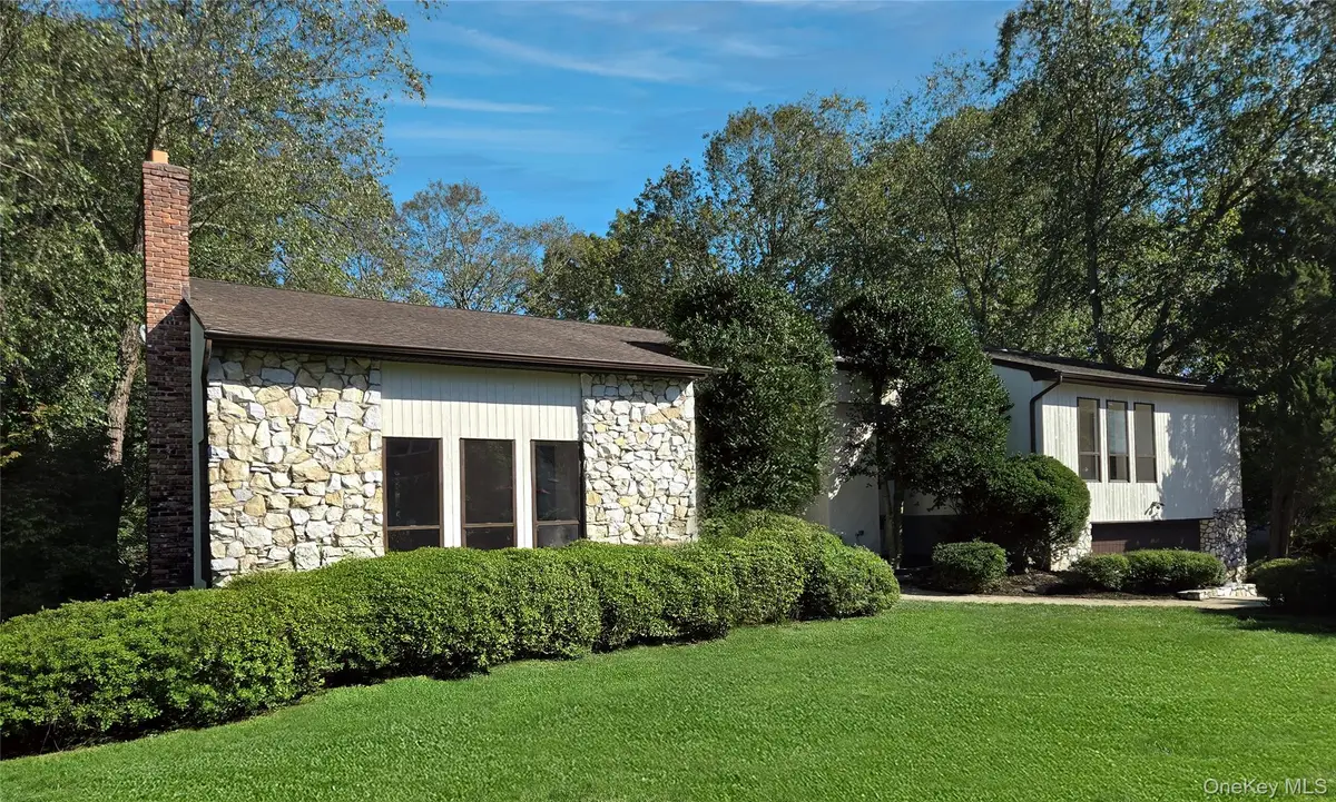 20 Devonshire Drive, White Plains, NY 10605 - Image #1