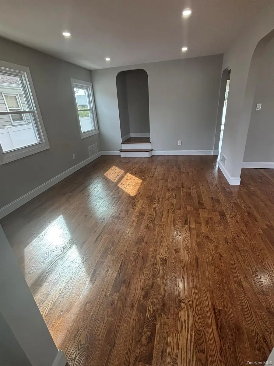 3154 Roxbury Road, Oceanside, NY 11572 - Image #2