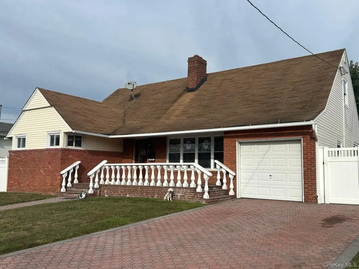 209 Nassau Avenue, Freeport, NY 11520 - Image #1