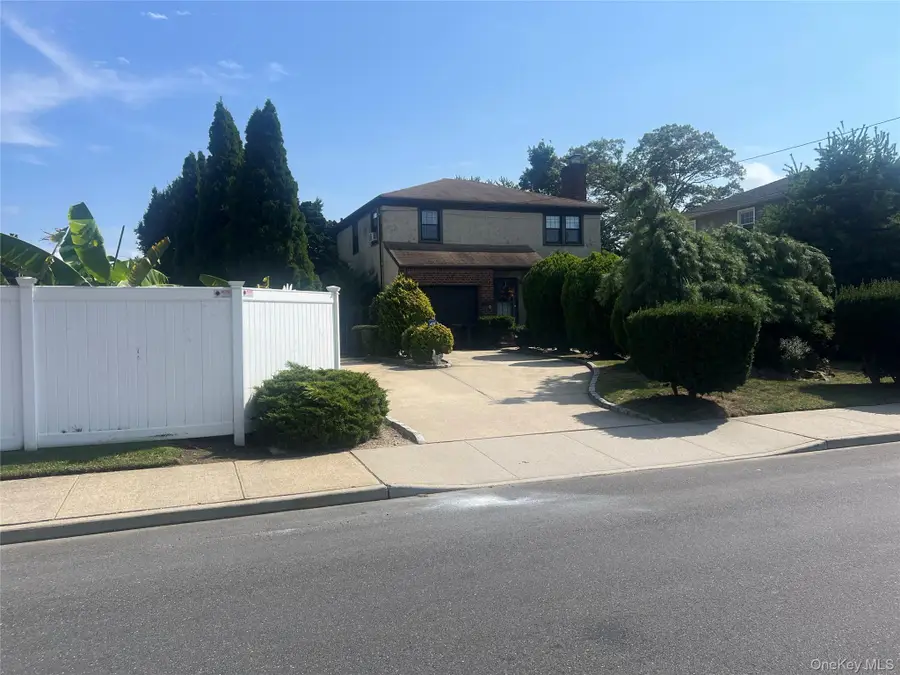 1427 Washington Avenue, Seaford, NY 11783 - Image #2