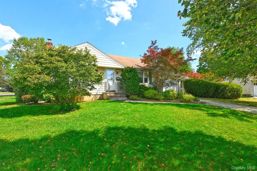 1483 Crown Street, Wantagh, NY 11793 - Image #3