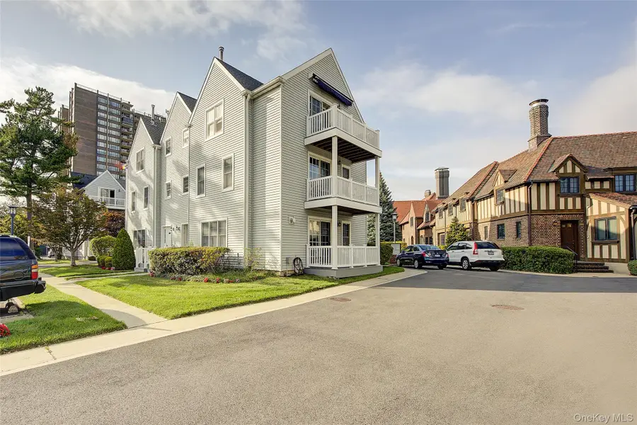 168-03 Powells Cove Boulevard #13, Beechhurst, NY 11357 - Image #2