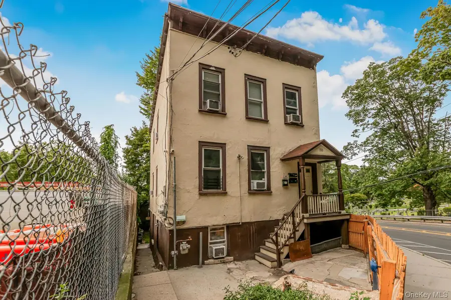 338 Ashburton Avenue, Yonkers, NY 10701 - Image #2