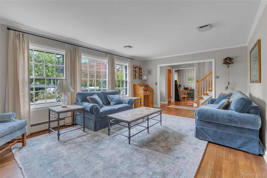 60 Oak Street, Smithtown, NY 11787 - Image #3