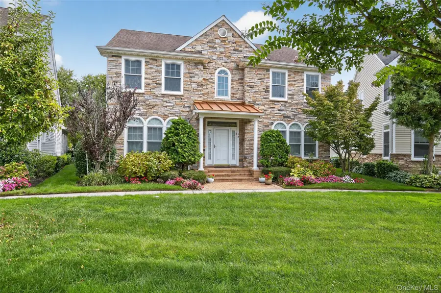 92 W Overlook #92, Port Washington, NY 11050 - Image #2