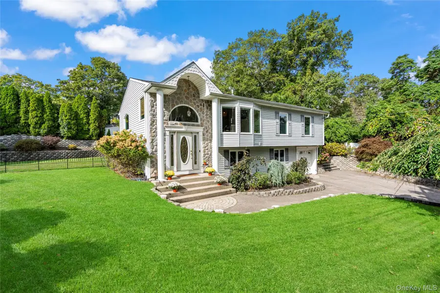 32 Locust Drive, Rocky Point, NY 11778 - Image #2