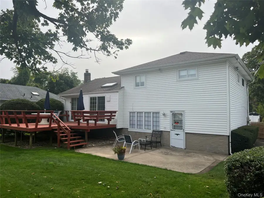 417 Cooper Road, North Babylon, NY 11703 - Image #2