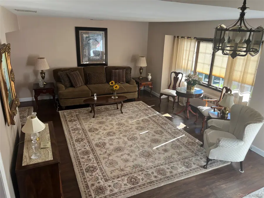 417 Cooper Road, North Babylon, NY 11703 - Image #3