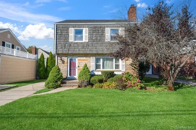 71 Dogwood Avenue, Malverne, NY 11565 - Image #2