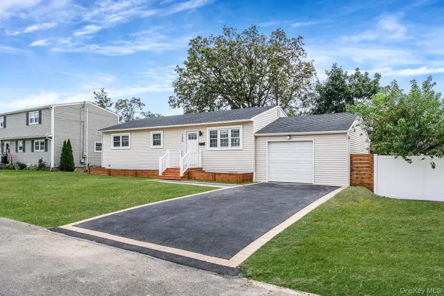 120 Manhattan Avenue, West Babylon, NY 11704 - Image #3