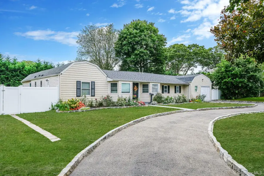 62 Bayside Avenue, Amity Harbor, NY 11701 - Image #3