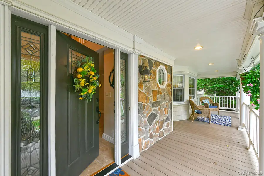 12 Pine Hollow Lane, Greenlawn, NY 11740 - Image #3