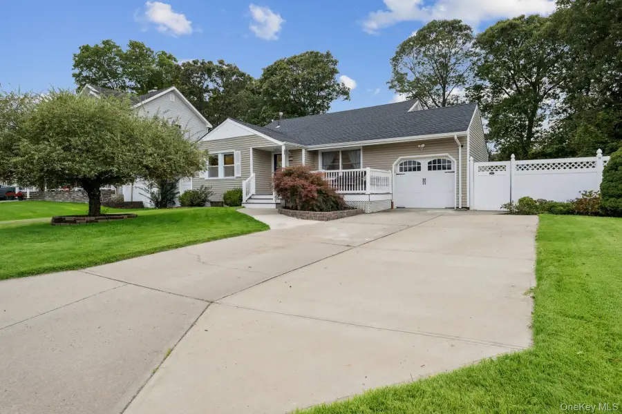 16 Larry Road, Selden, NY 11784 - Image #2