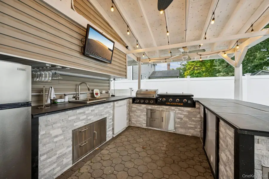 16 Larry Road, Selden, NY 11784 - Image #3