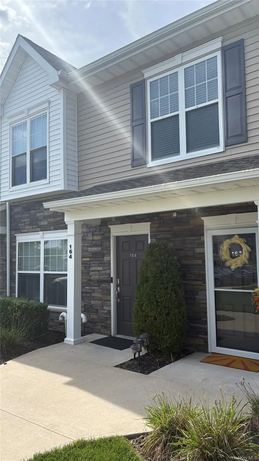 164 Ashley Ct, Central Islip, NY 11722 - Image #3