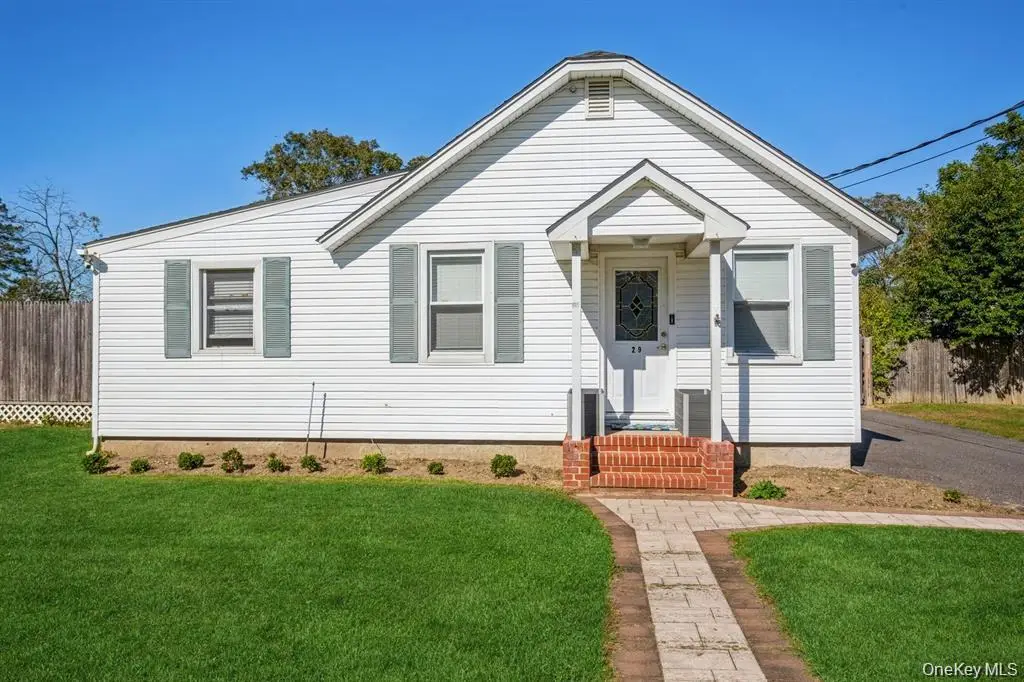 29 Robert Street, Patchogue, NY 11772 - Image #1