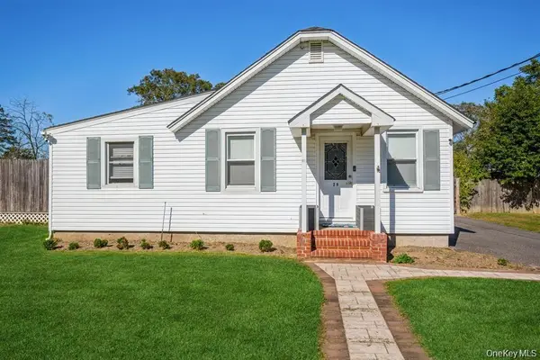 29 Robert Street, Patchogue, NY 11772