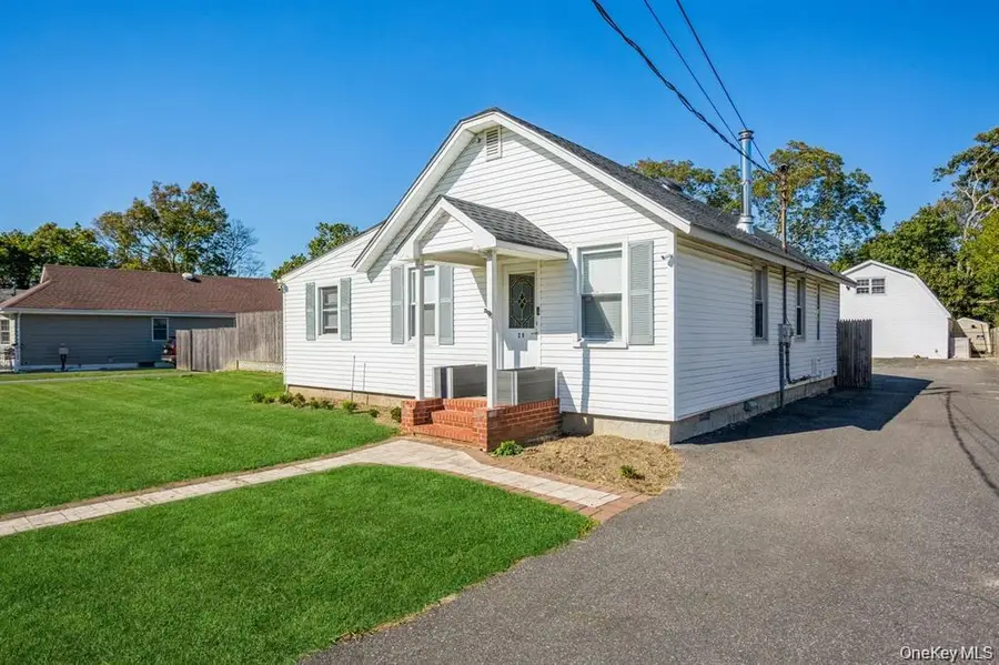 29 Robert Street, Patchogue, NY 11772 - Image #2