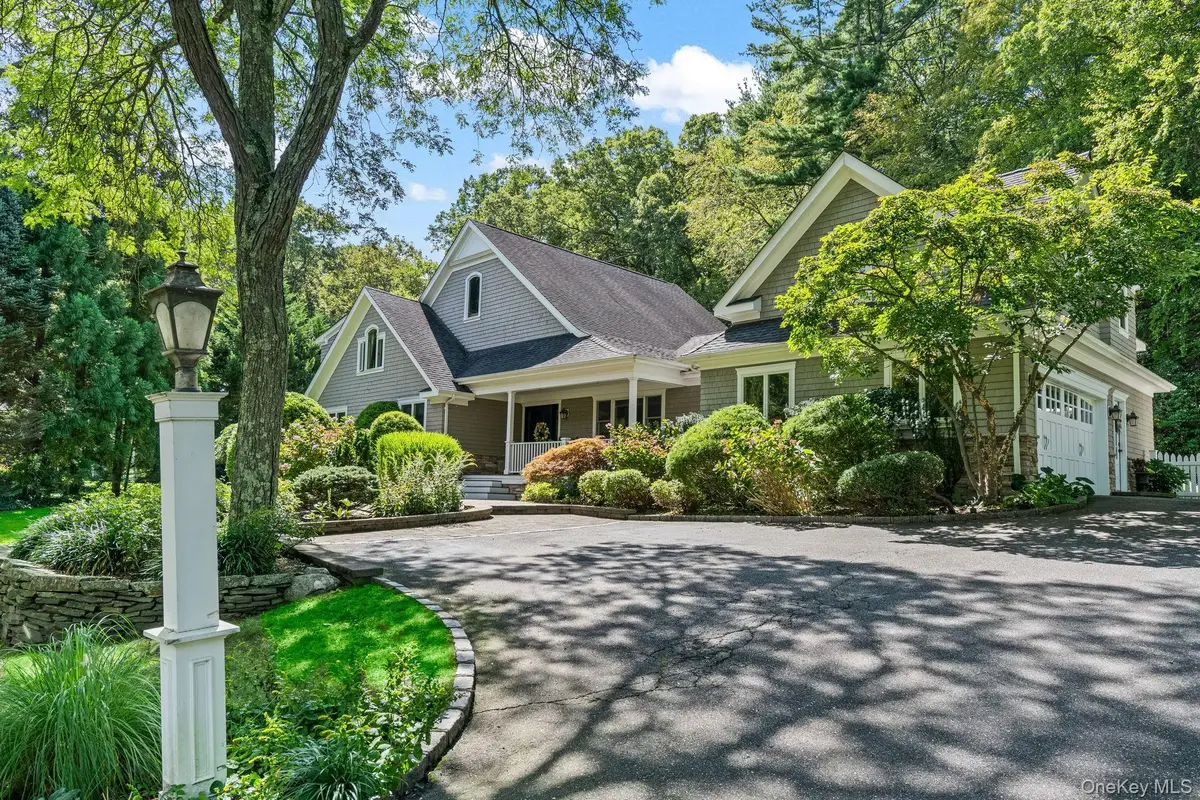 10 Hollise Court, Centerport, NY 11721 - Image #1