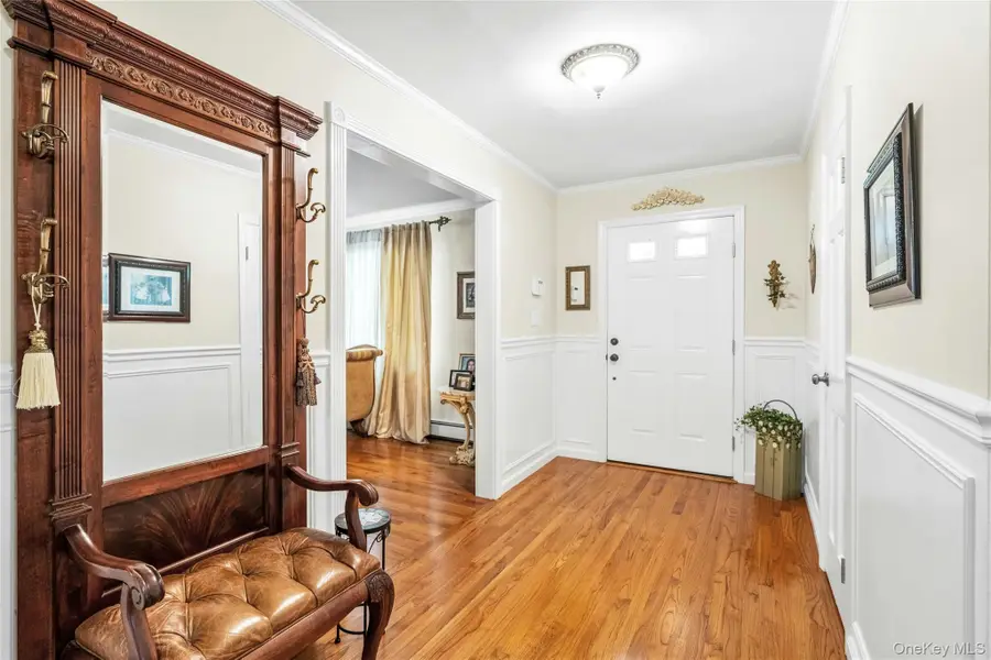 68 Churchill Lane, Smithtown, NY 11787 - Image #3