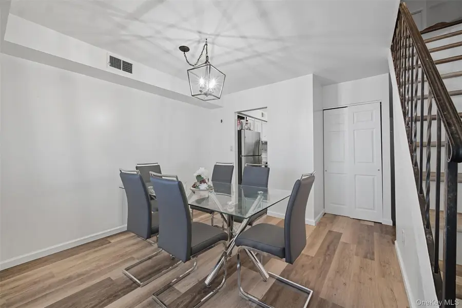 24 Wooded Way, Calverton, NY 11933 - Image #2