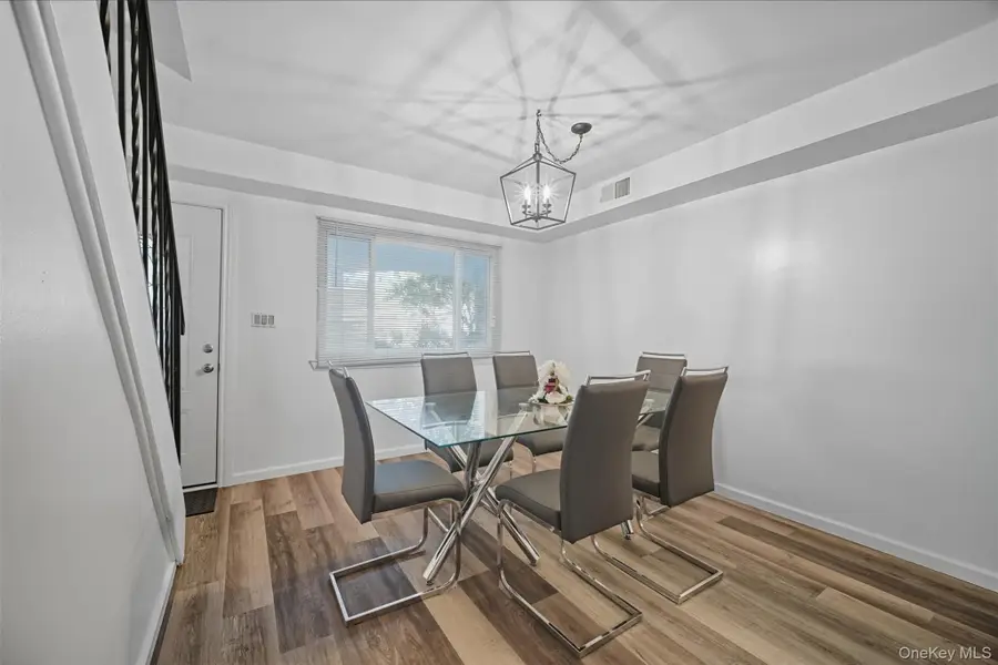 24 Wooded Way, Calverton, NY 11933 - Image #3