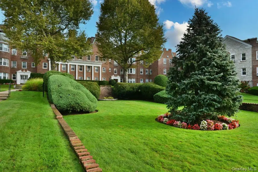 106 S Village Avenue #1D, Rockville Centre, NY 11572 - Image #3