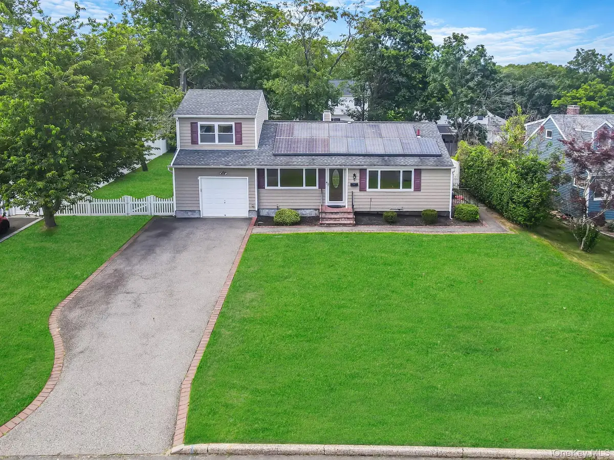 5 Hileen Drive, Kings Park, NY 11754 - Image #1