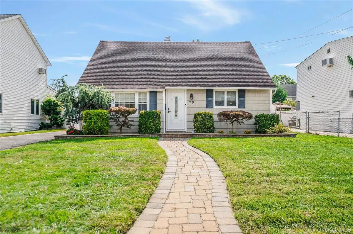 99 W Cortland Avenue, Oceanside, NY 11572 - Image #1