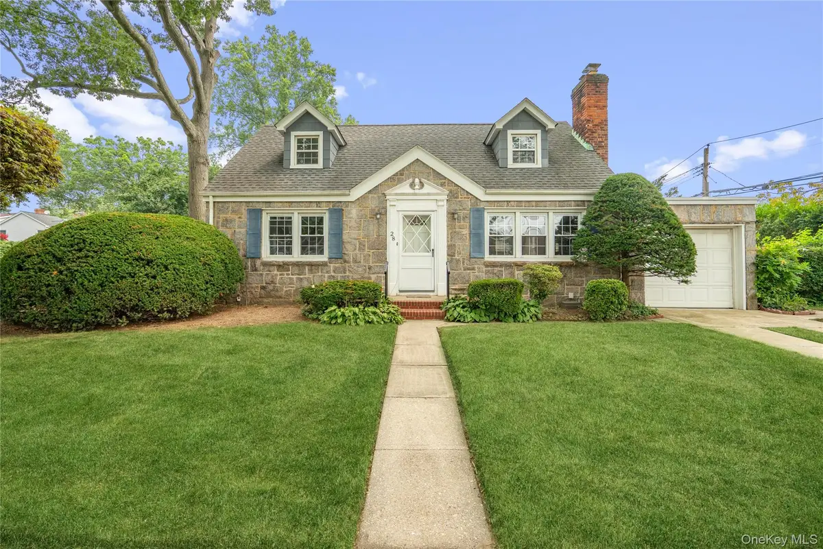 28 Redwood Road, New Hyde Park, NY 11040 - Image #1