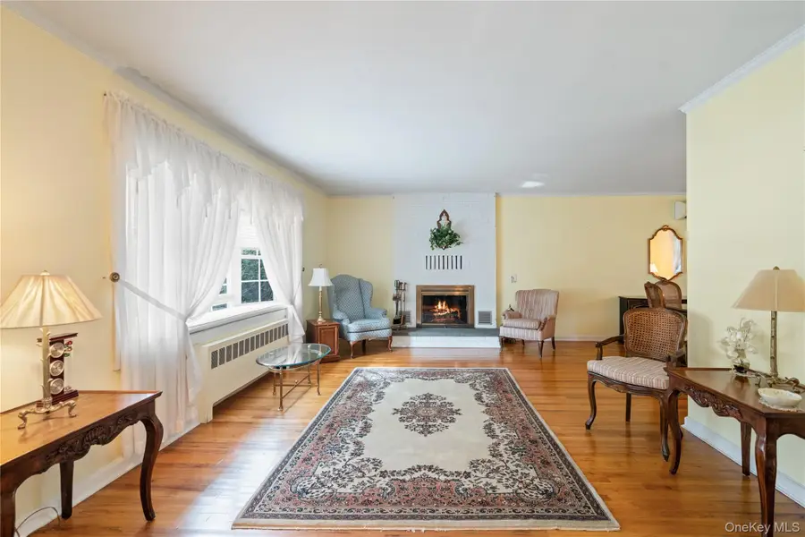 18 Kirkwood Drive, Glen Cove, NY 11542 - Image #2