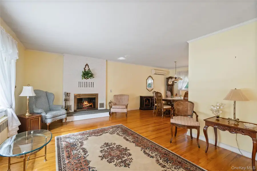 18 Kirkwood Drive, Glen Cove, NY 11542 - Image #3