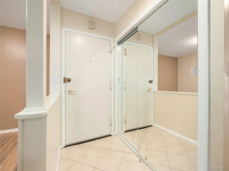 704 Sierra Vista Lane, Valley Cottage, NY 10989 - Image #3