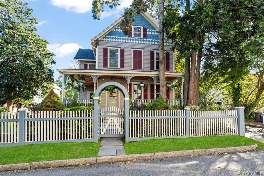 9 Maple Avenue, Sea Cliff, NY 11579 - Image #2