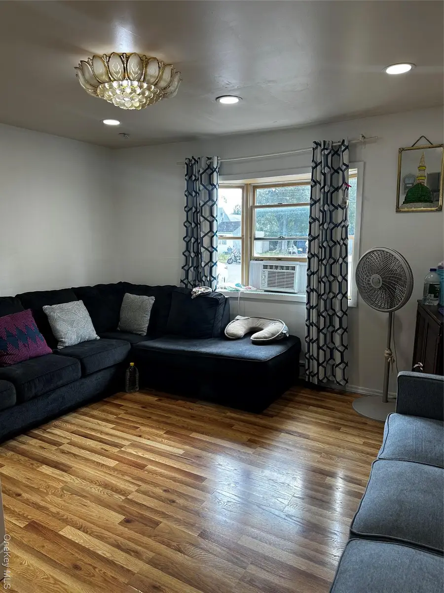 25 Bonnybill Drive, Centereach, NY 11720 - Image #3