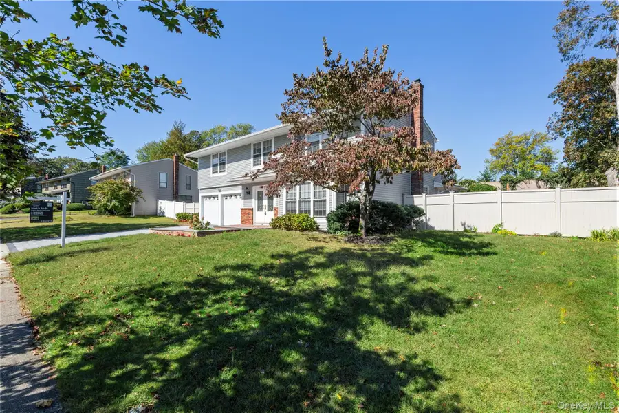 44 Apple Tree Drive, Hauppauge, NY 11788 - Image #3
