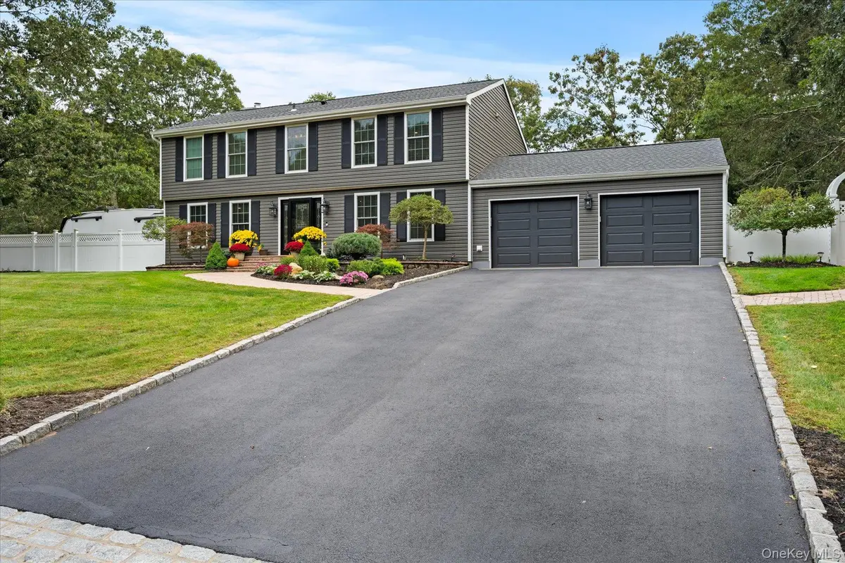 4 Foreston Circle, Manorville, NY 11949 - Image #1