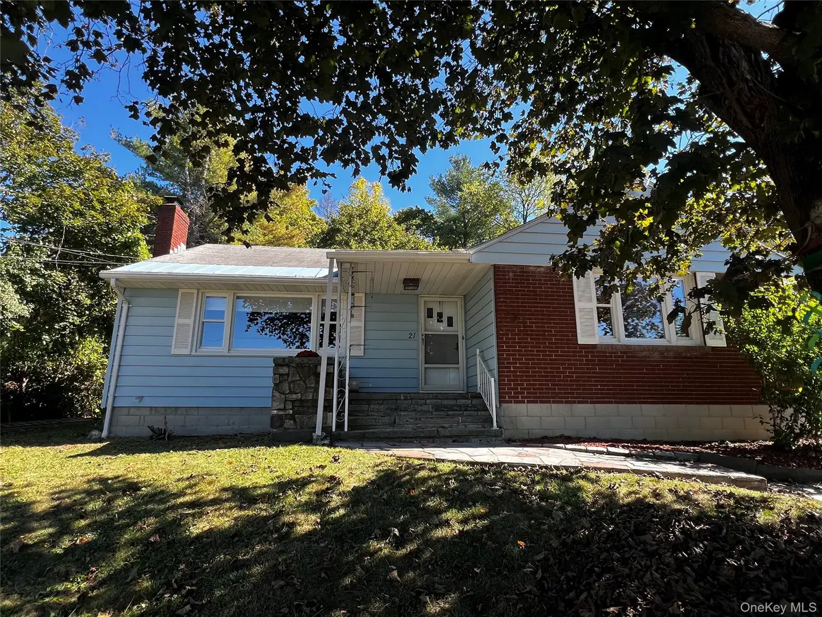 21 Robert Road, Poughkeepsie, NY 12603 - Image #1