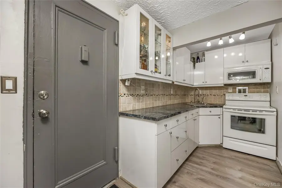 222 Smith Street #1B, Freeport, NY 11520 - Image #3