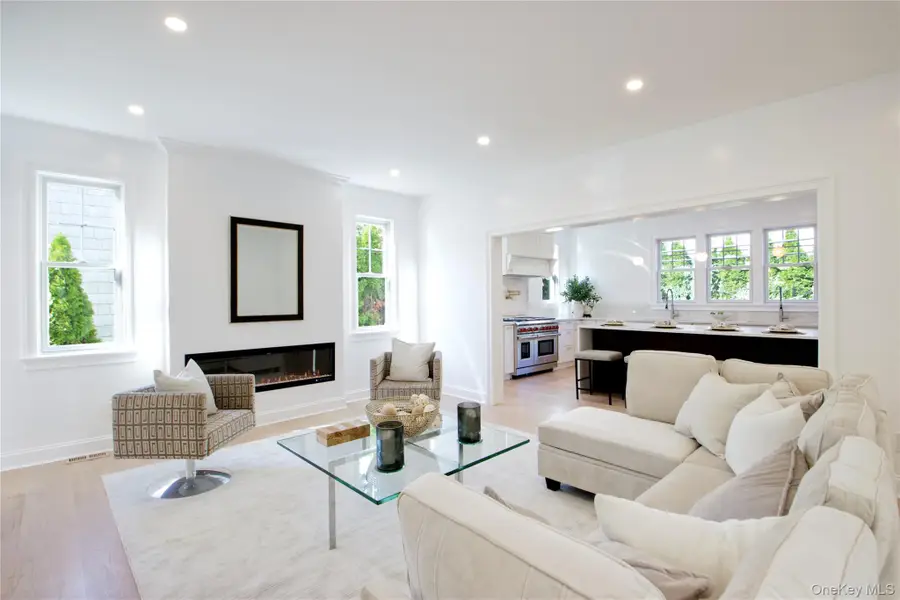 108 Tanners Pond Road, Garden City, NY 11530 - Image #3