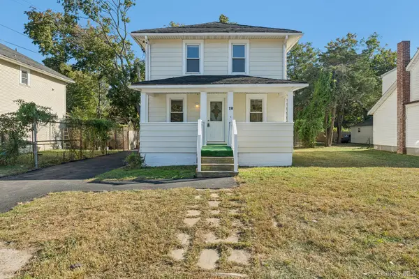 18 Lockwood Road, Bay Shore, NY 11706