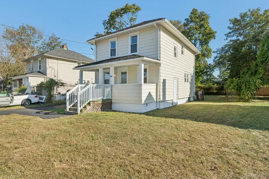 18 Lockwood Road, Bay Shore, NY 11706 - Image #3