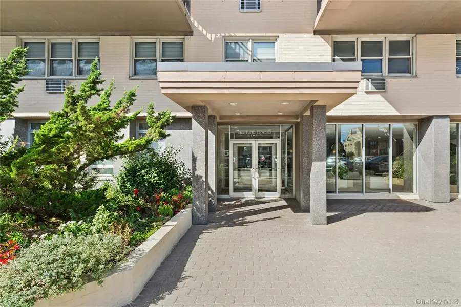 25 Neptune Boulevard #9S, Long Beach, NY 11561 - Image #2