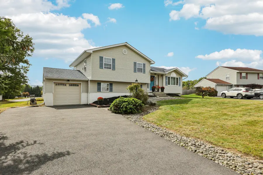 32 Carlisle Way, Washingtonville, NY 10992 - Image #2