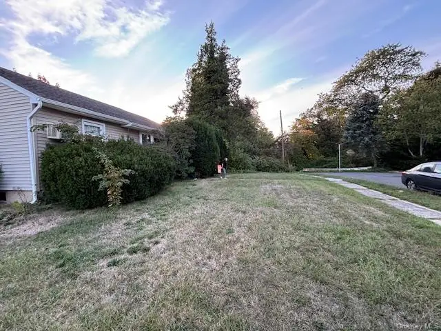 32 Copeland Place, Farmingdale, NY 11735 - Image #3