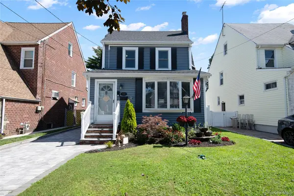 408 Wellington Road, Mineola, NY 11501