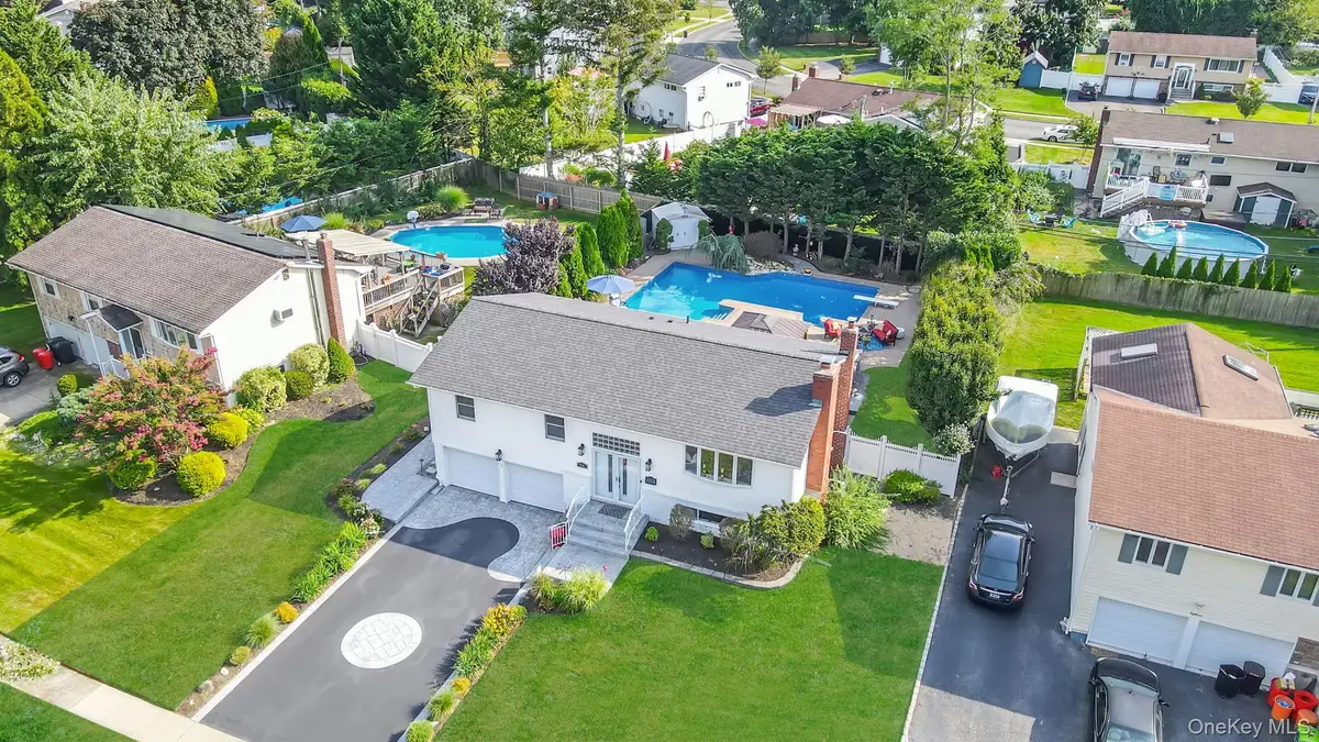 16 Dexter Lane, Kings Park, NY 11754 - Image #1